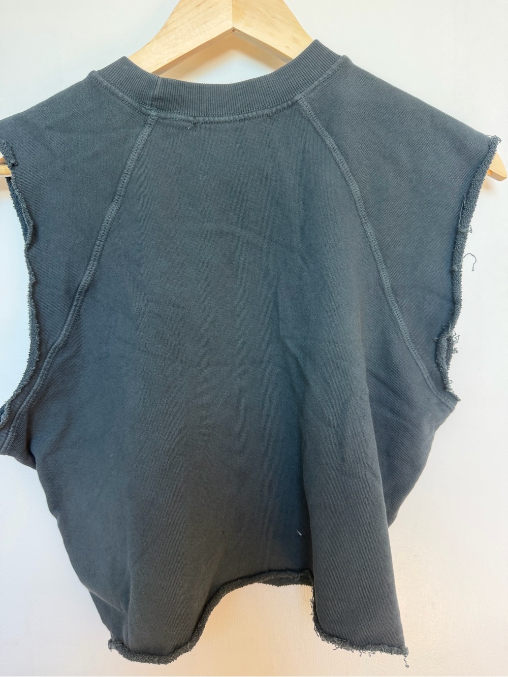 Daydreamer- The Notorious B.I.G. Graphic Crop Top - Picture 3 of 4